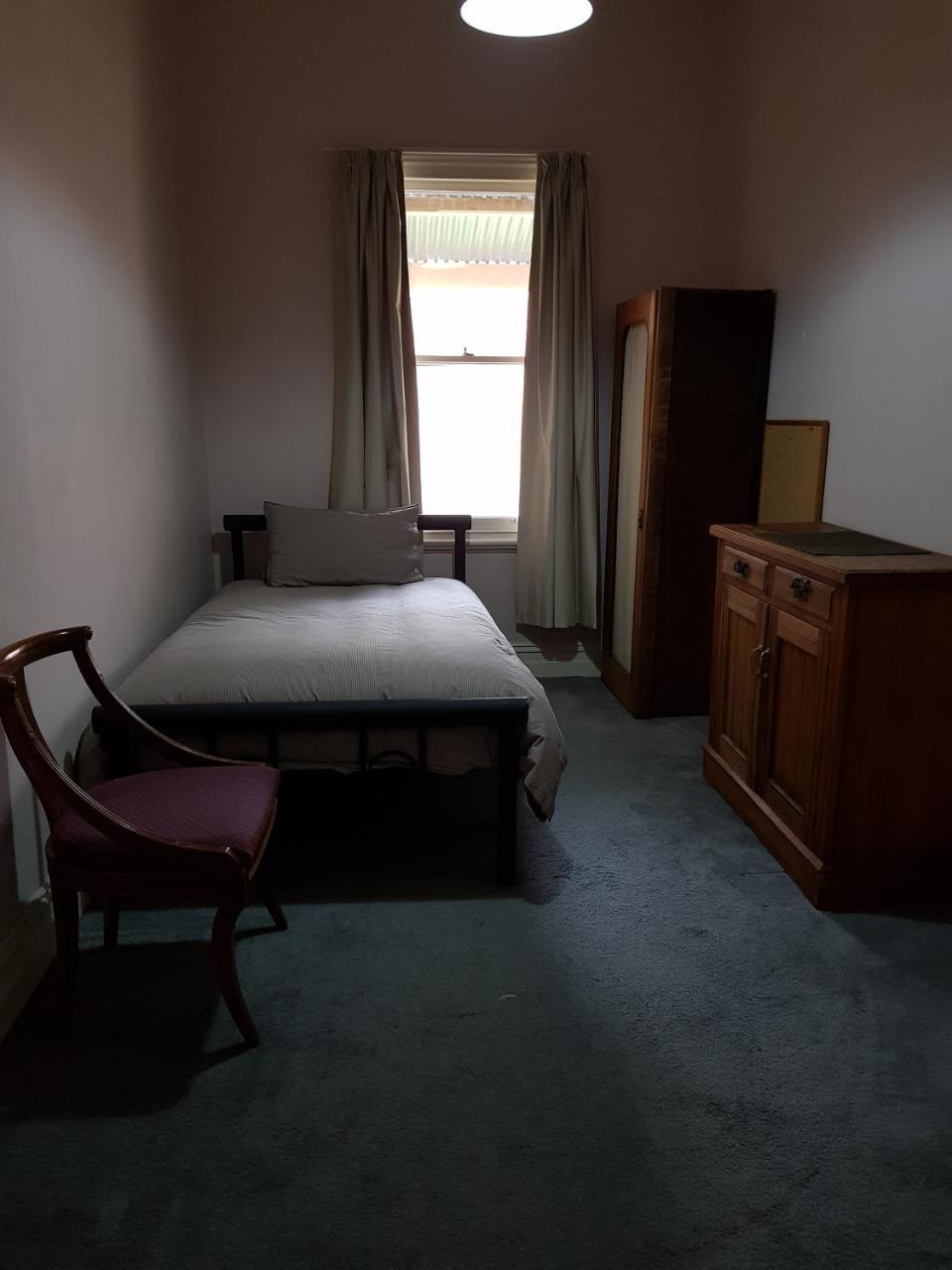 Holmhurst Guest House Μπάθερστ Εξωτερικό φωτογραφία