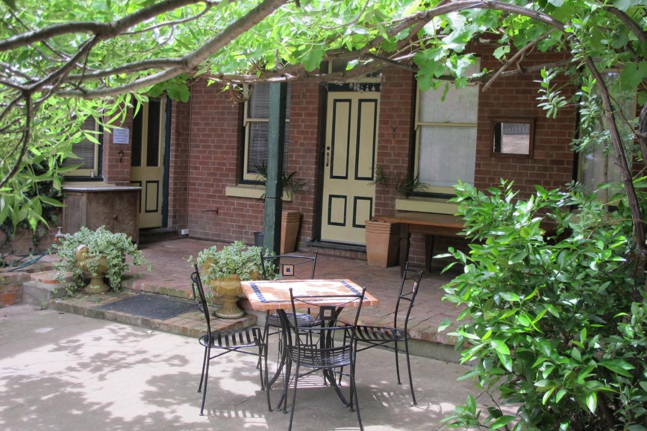 Holmhurst Guest House Μπάθερστ Εξωτερικό φωτογραφία